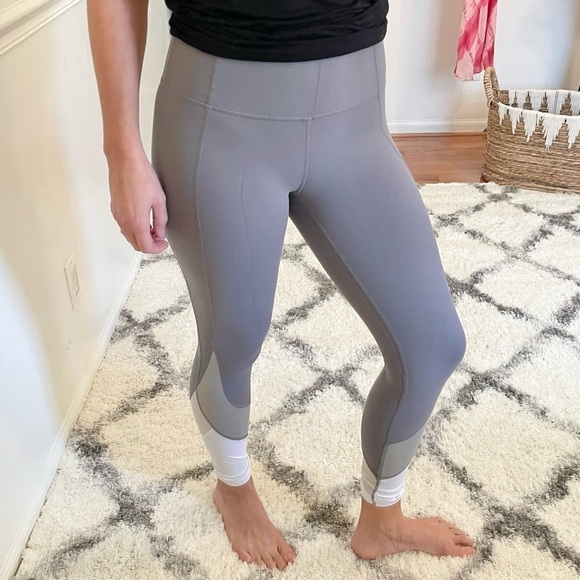 Athleta Salutation 7/8 High Rise Colorblock Tight In Grey & White Silver Bells S - Picture 2 of 13